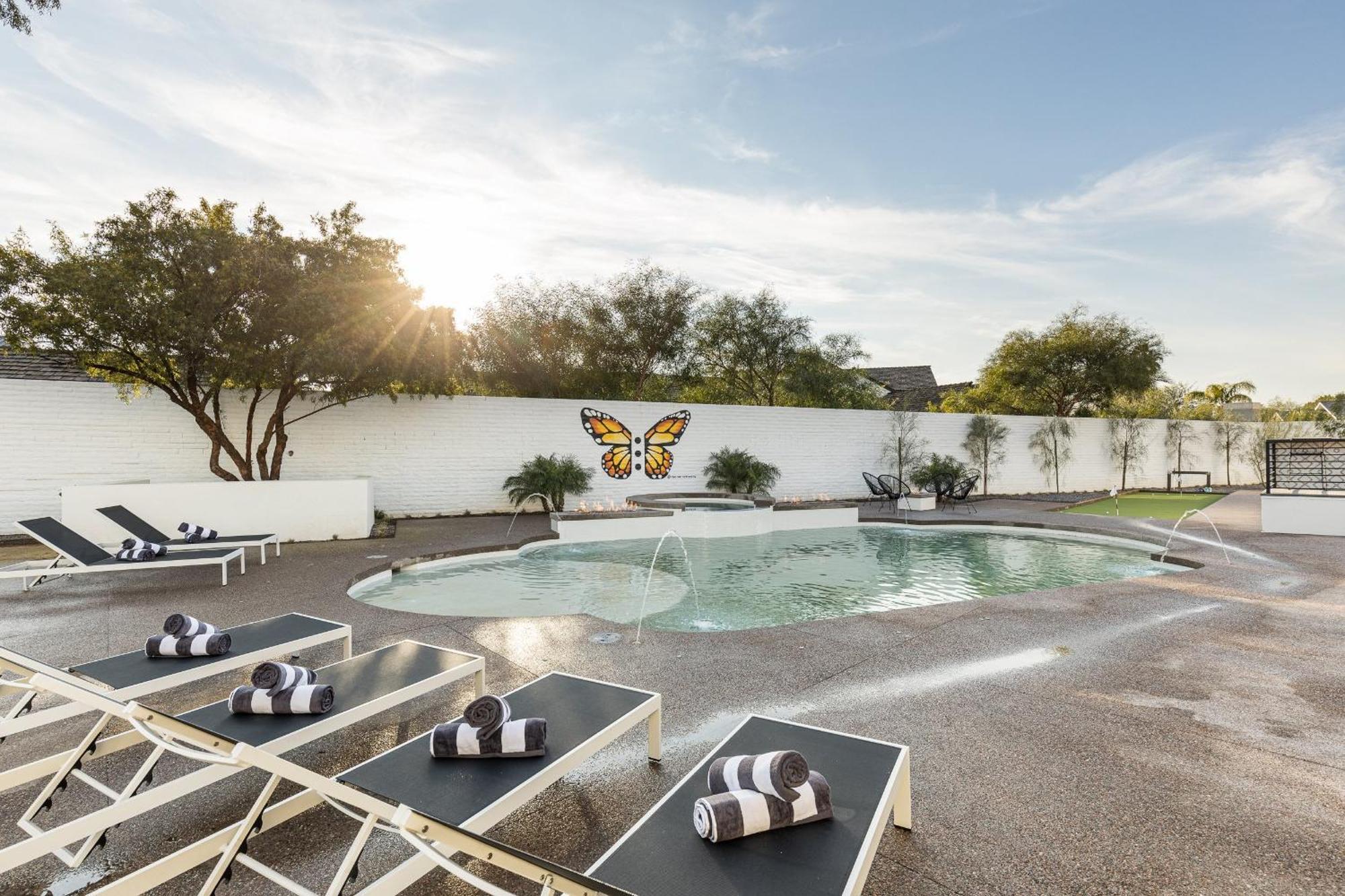 Luxury Micro-Resort, Theater, Sauna, Heated Pool 凤凰城 外观 照片