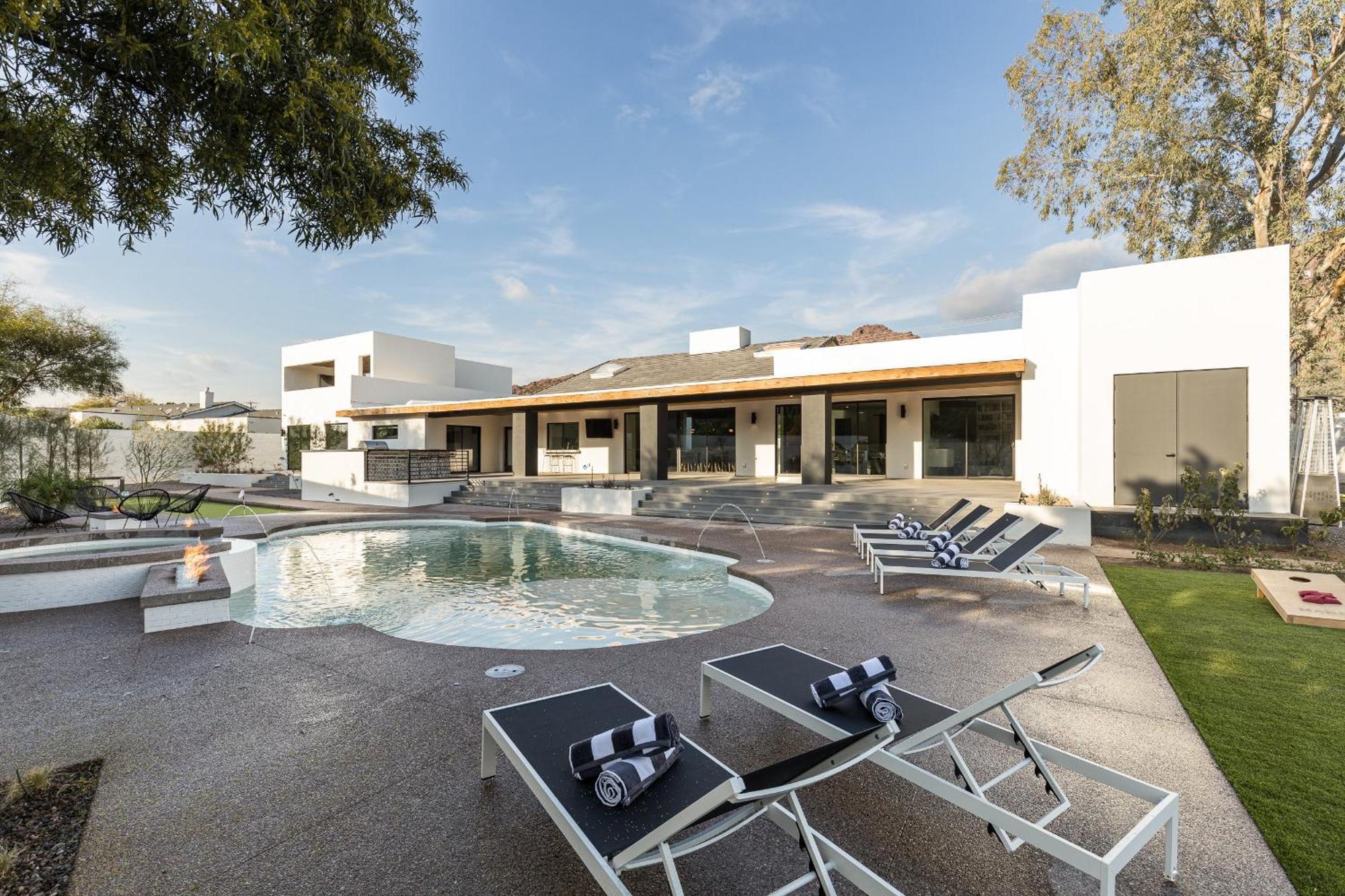 Luxury Micro-Resort, Theater, Sauna, Heated Pool 凤凰城 外观 照片