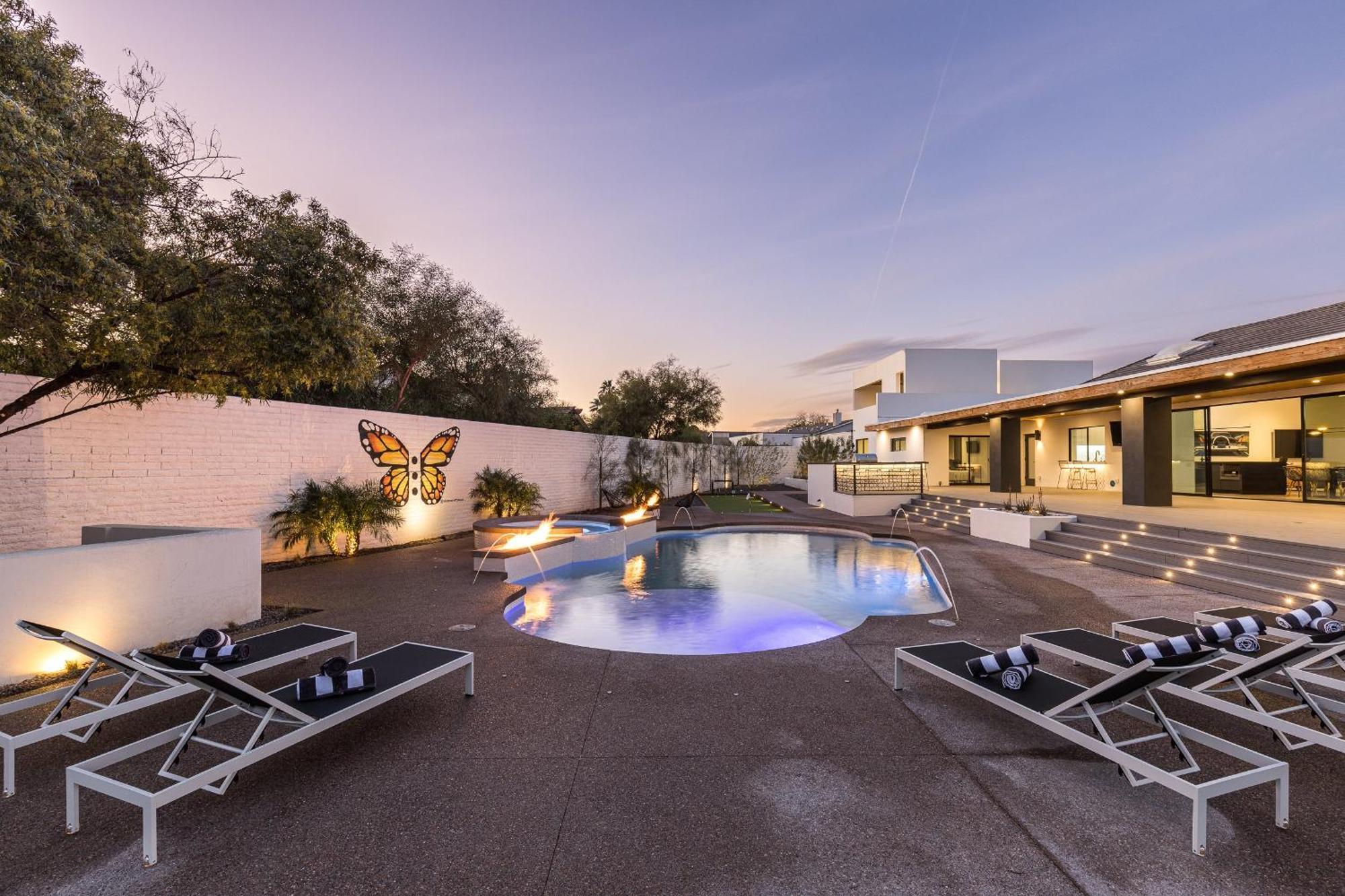 Luxury Micro-Resort, Theater, Sauna, Heated Pool 凤凰城 外观 照片