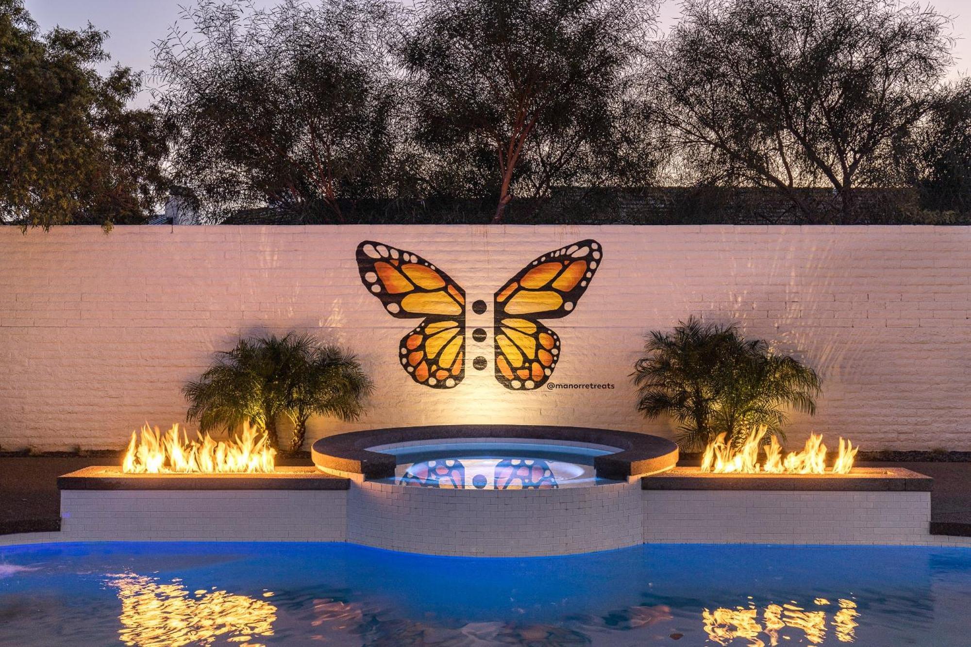 Luxury Micro-Resort, Theater, Sauna, Heated Pool 凤凰城 外观 照片