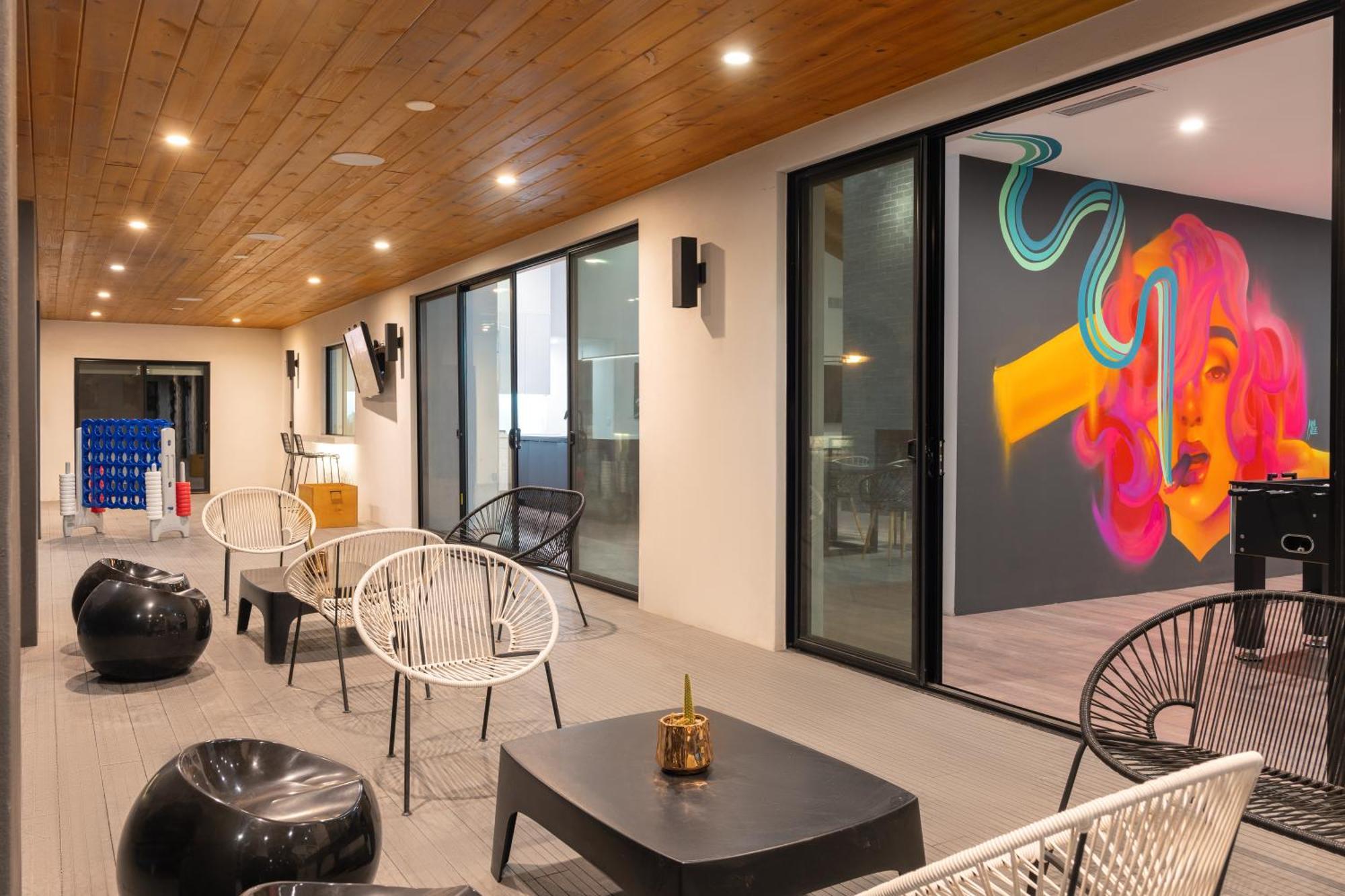 Luxury Micro-Resort, Theater, Sauna, Heated Pool 凤凰城 外观 照片