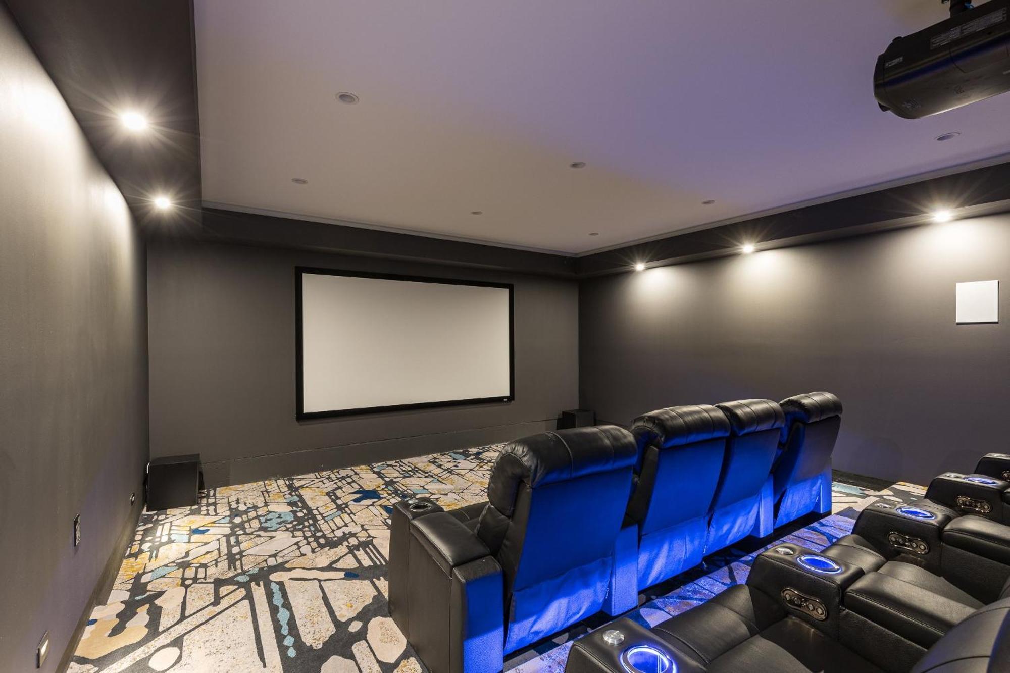 Luxury Micro-Resort, Theater, Sauna, Heated Pool 凤凰城 外观 照片